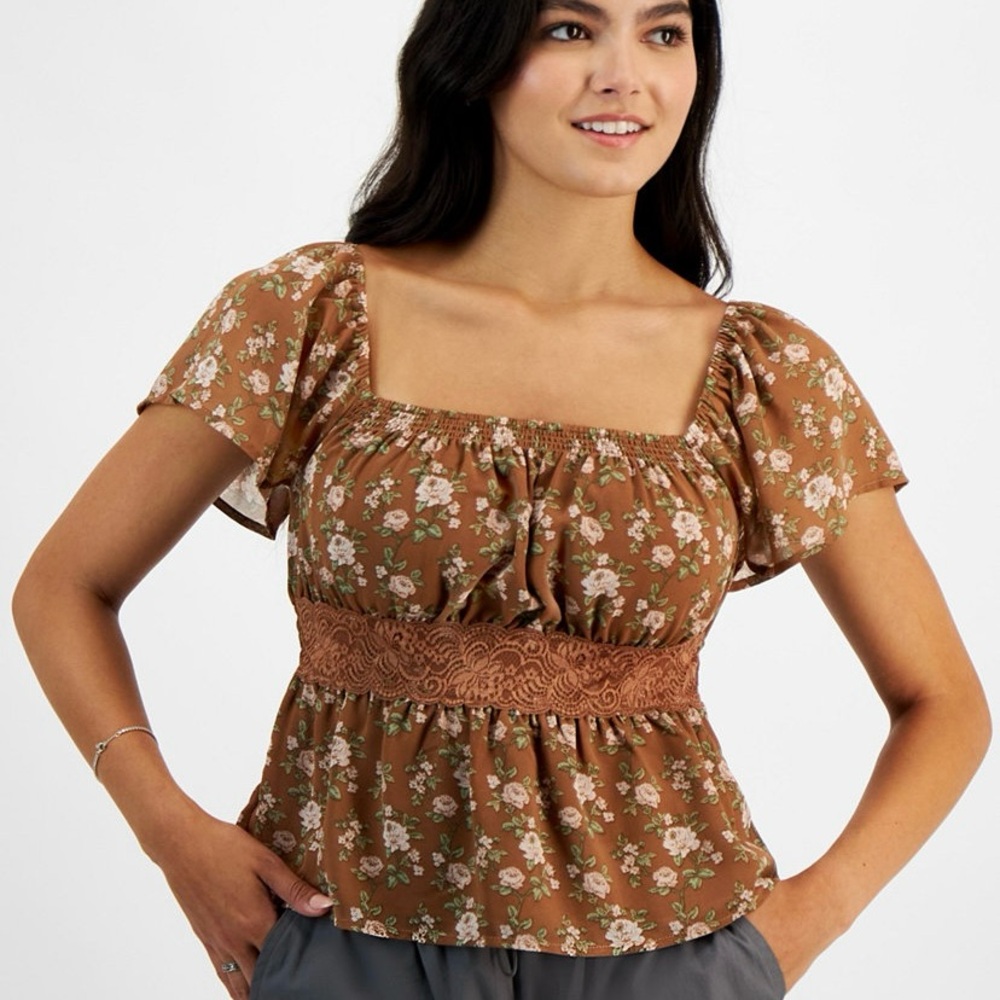 NWT Celebrity Pink Junior’s Lace Trim Flutter Sleeve Floral Brown Top
